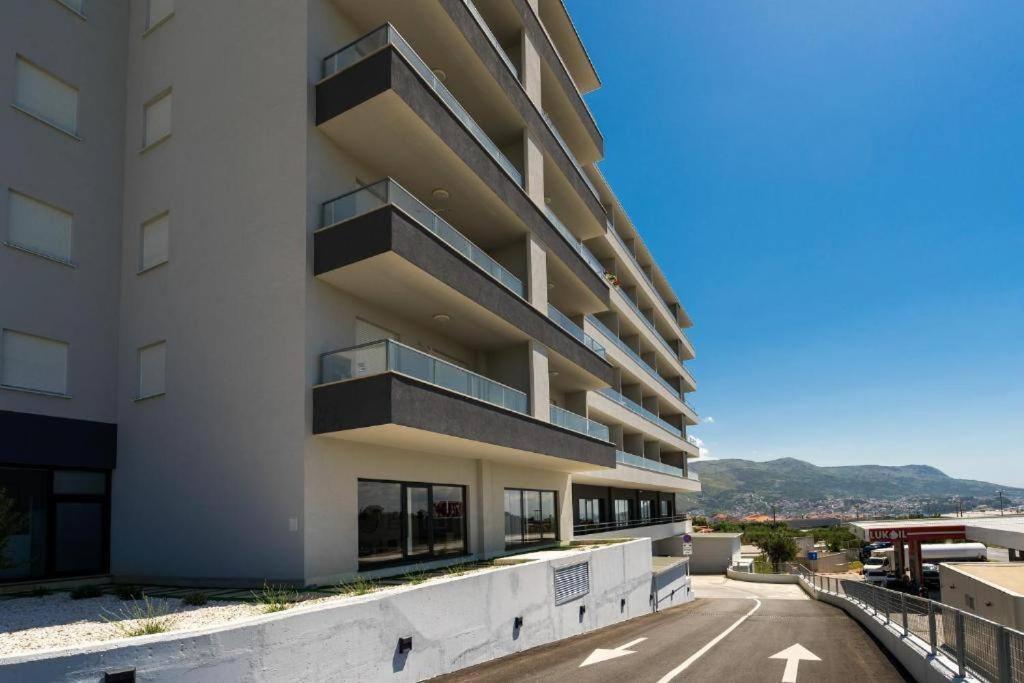 Apartment With Seaview + Private Garage Parking Split Exteriér fotografie